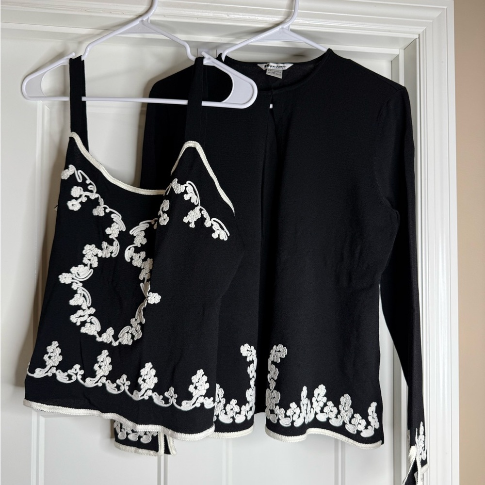 Women’s Nygard Embroidered Black Tank and Matching Cardigan, Petite large